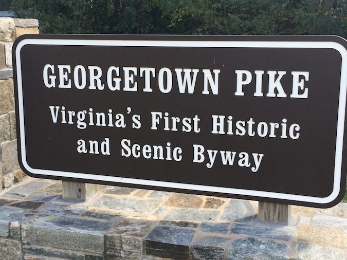 Scenic Drive Pike & Washington Memorial Parkway