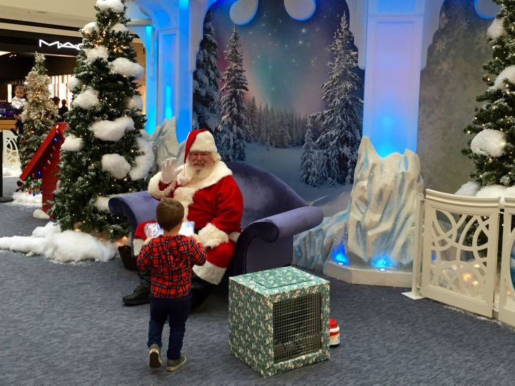 Santa Photos And Holidays At The Mall In Northern Virginia