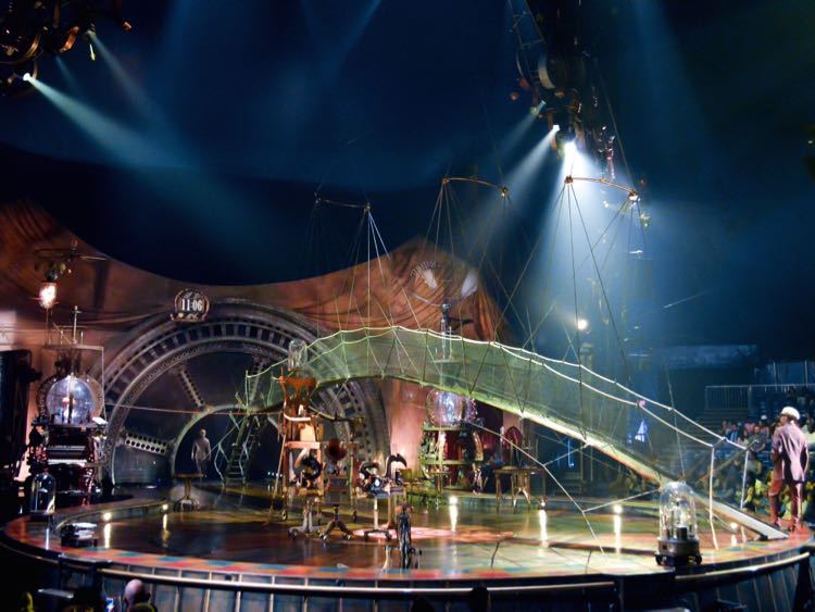 KURIOS Cabinet of Curiosities stage