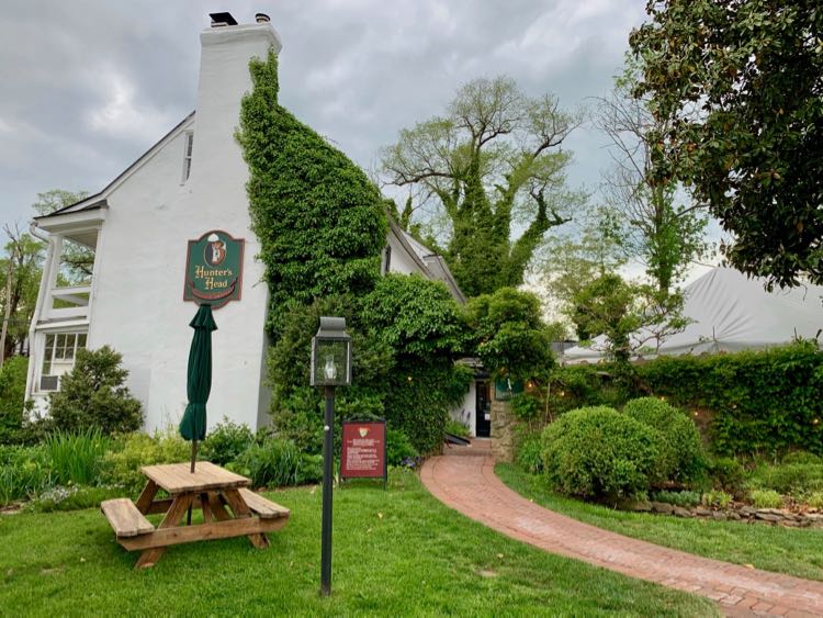 Hunter's Head Tavern in Upperville VA