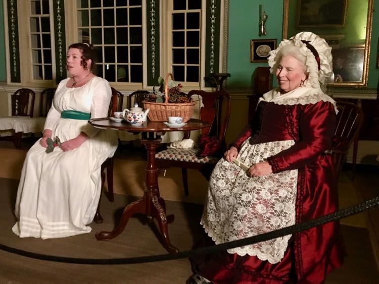 Lady Washington shared her holiday traditions in the Mount Vernon by Candlelight tour