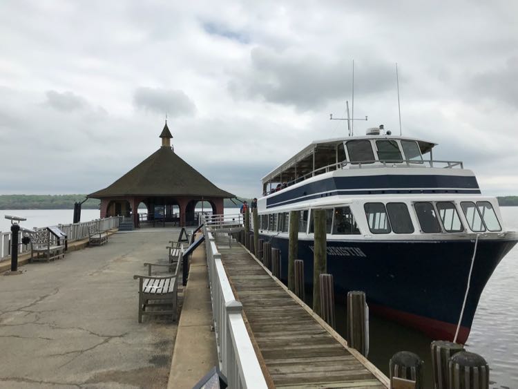 Potomac River cruise from the wharf at Mount Vernon