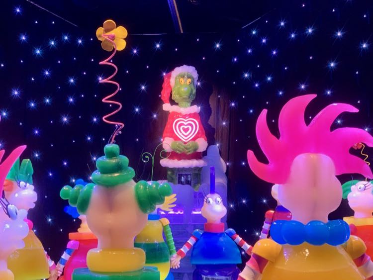 Grinch heart grows at ICE Gaylord National