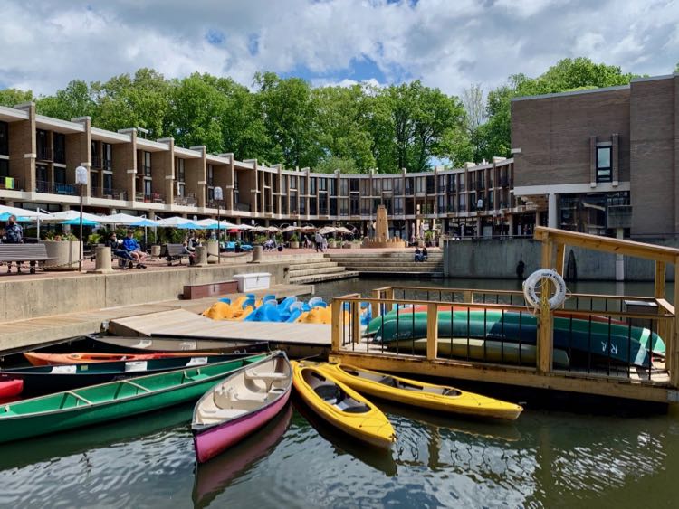 Rental boats Lake Anne Reston