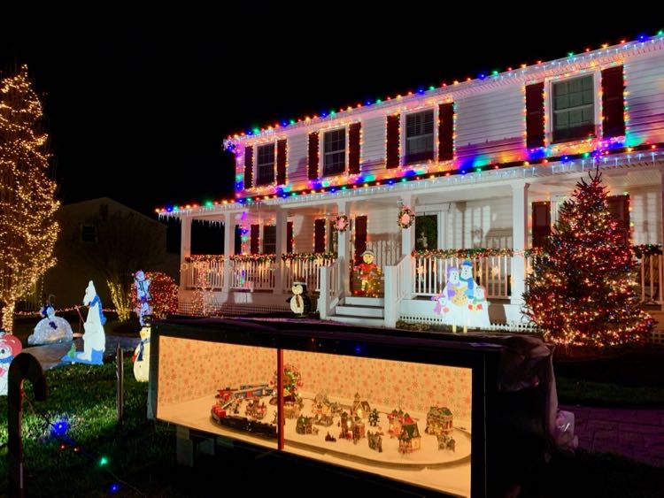 12708 Kettering Drive Herndon holiday lights