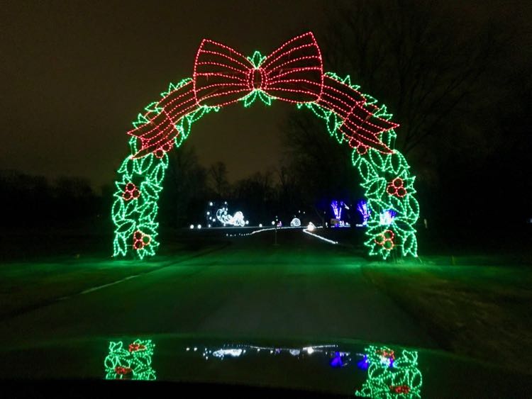 Bull Run Festival of Lights wreath tunnel