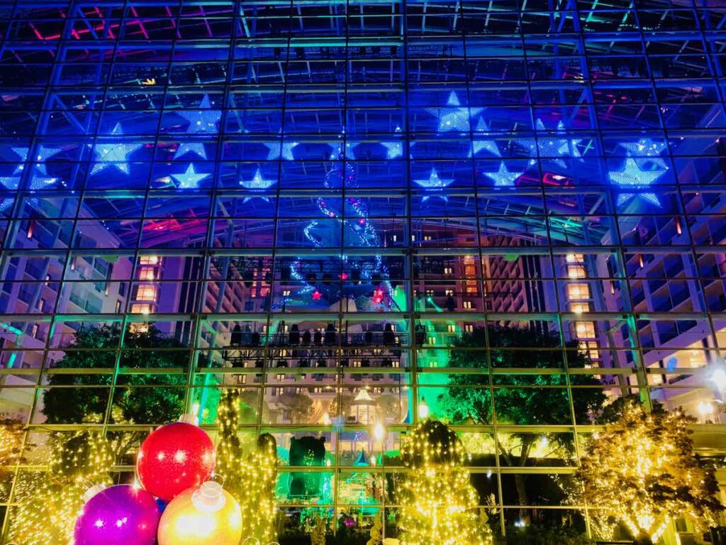 Photo Spot at Gaylord National Harbor Christmas on the Potomac