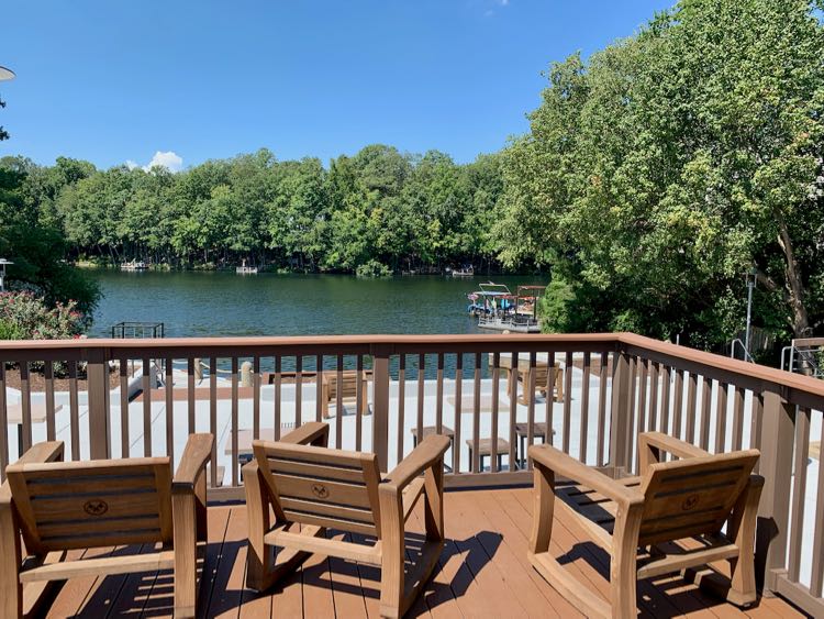 Plaza seating is a great spot to enjoy a takeout meal at South Lakes Village in Reston Virginia