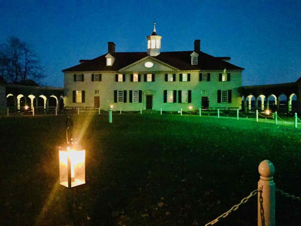 Mount Vernon by Candlelight Holiday Favorites