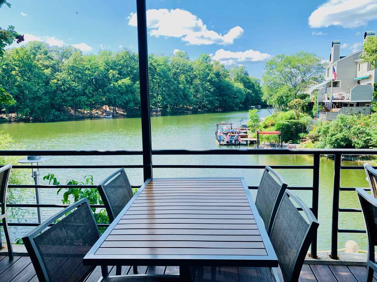 The Lakeside Patio at Red's Table in Reston VA, a Great Spot for Northern Virginia Outdoor Dining