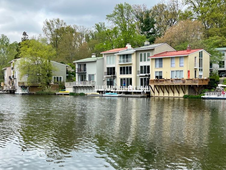 Waterview Cluster homes at Lake Anne Reston