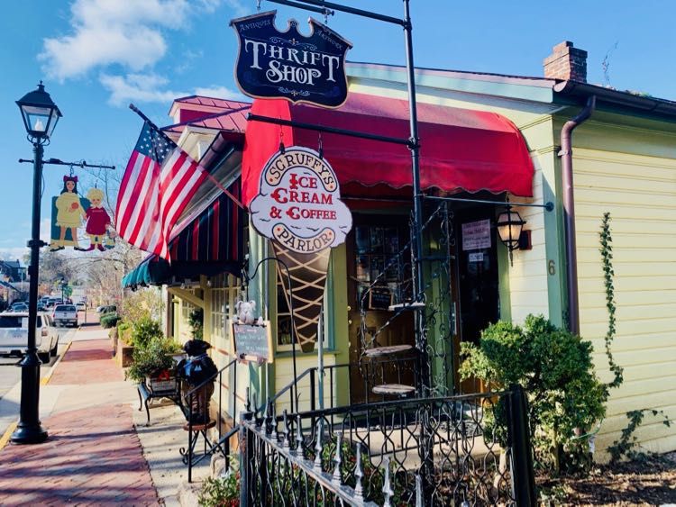 Scruffys Ice Cream parlor in Middleburg Virginia