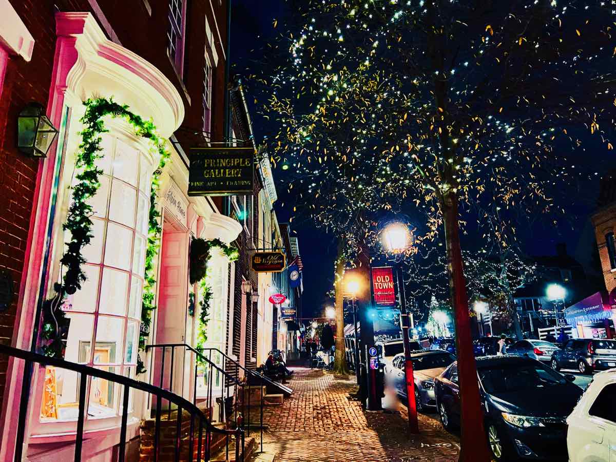 10 Great Festive Christmas Towns Near Washington DC