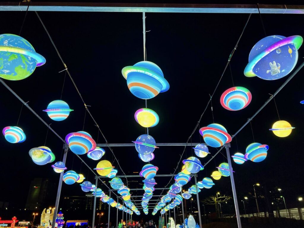 Planet Lantern Tunnel