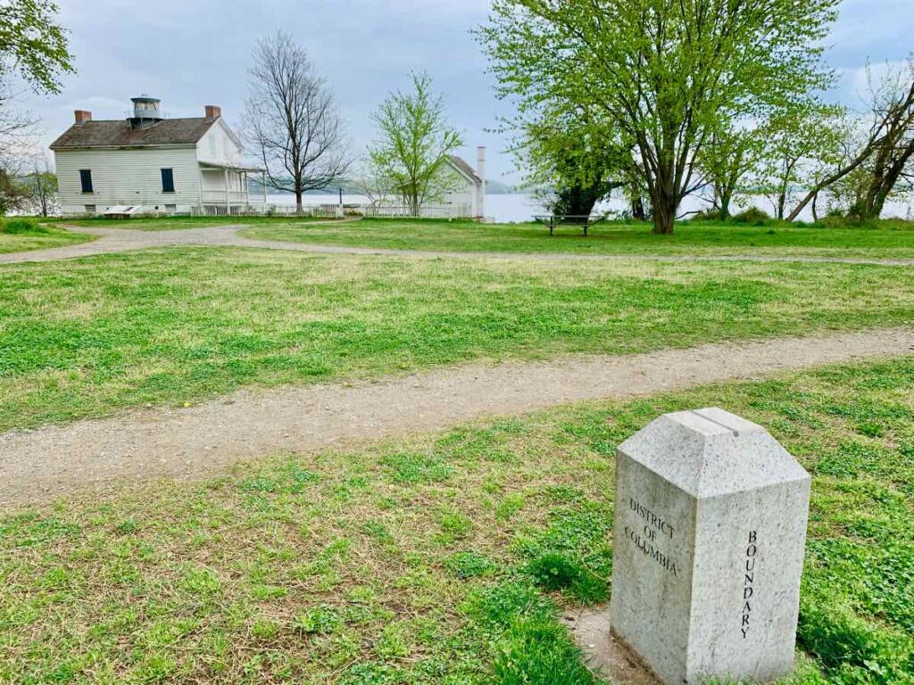 Jones Point Boundary Marker and Lighthouse