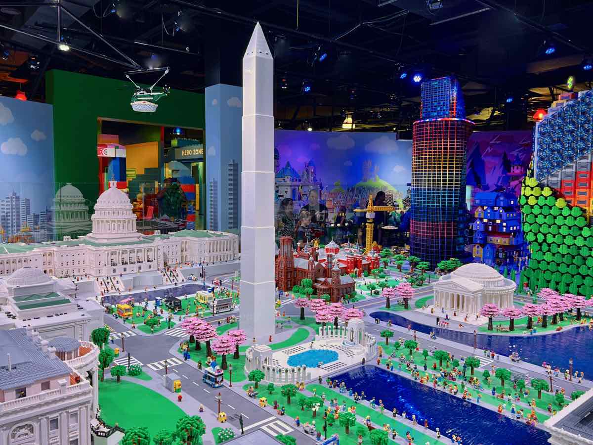 LEGO Discovery Center DC Mini World